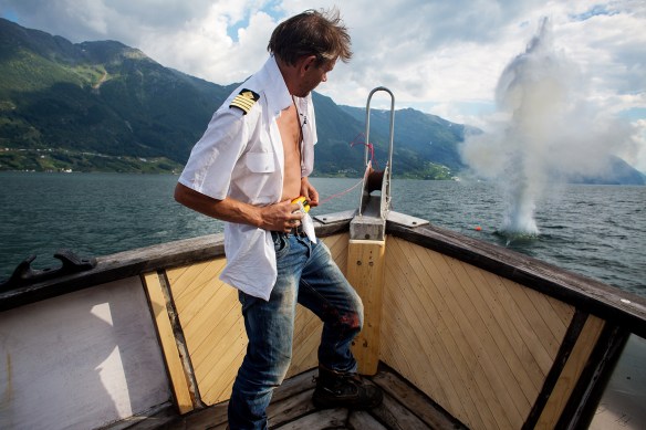 Dynamite. This is your typical three-stick-wedding-salute