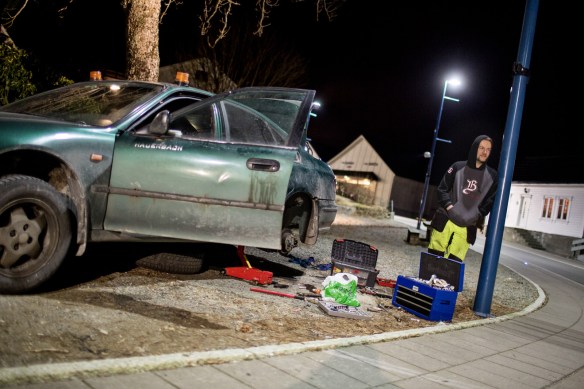 Ølen #5. Roadside car repair